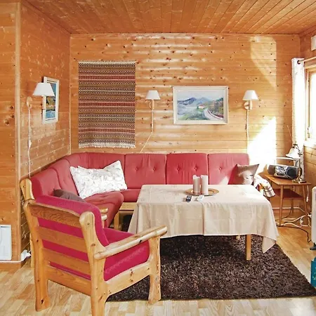 3 Bedroom Gorgeous In Holiday home Farsund
